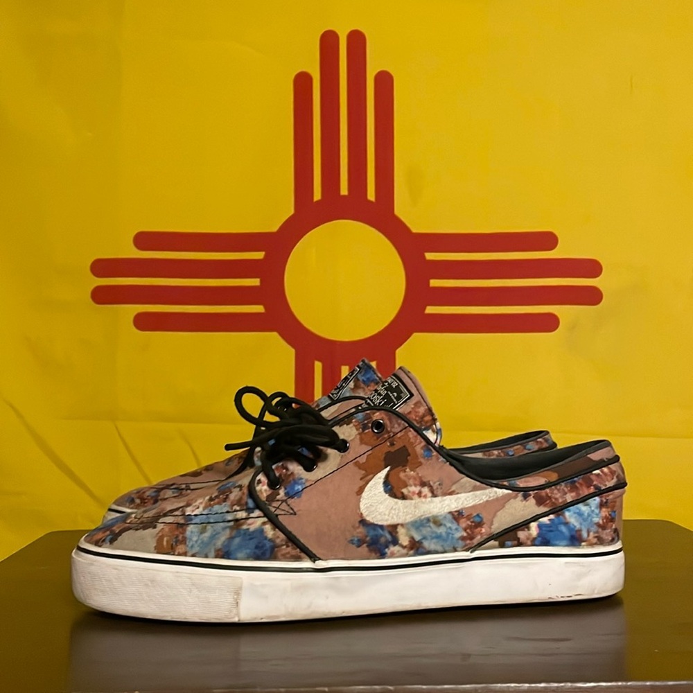 Nike sb janoski blue digi floral size 9.5